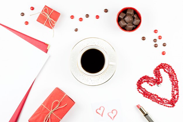 San Valentino con bevanda al caffè, confezione regalo, caramelle