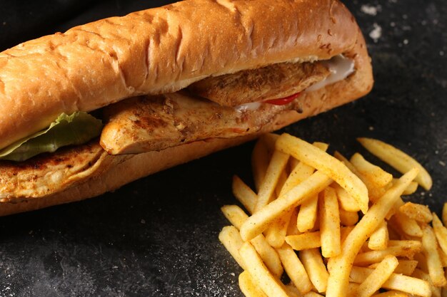 Sandwich di pollo alla griglia