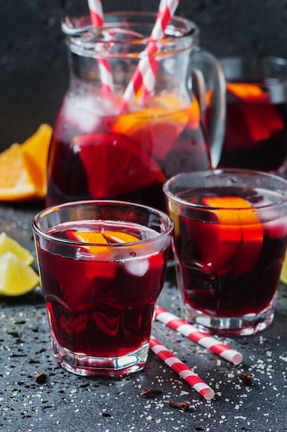 Sangria spagnola con arancia e lime