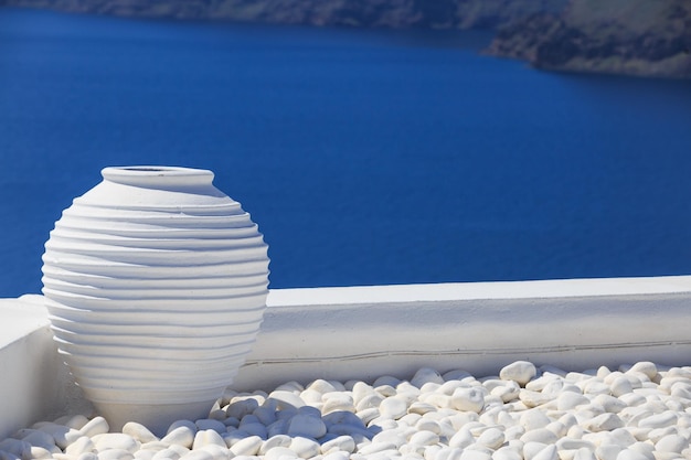 Santorini Grecia Ceramica sul tetto di una casa