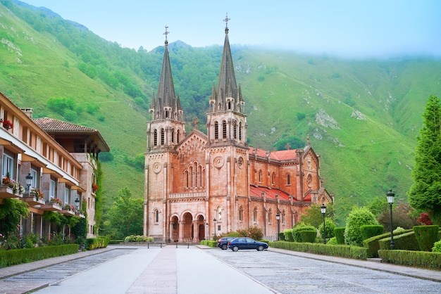 Santuario cattolico di Covadonga Basilica Asturie