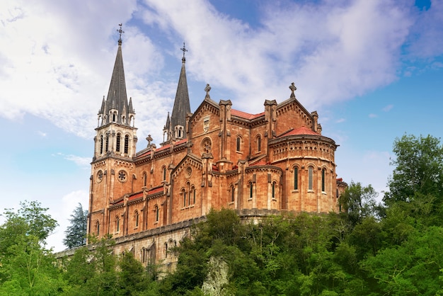 Santuario cattolico di Covadonga Basilica Asturie