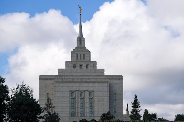 Santuario di Dio Chiesa mormone a Kiev, vista dal lato della tangenziale, 27 settembre 2021