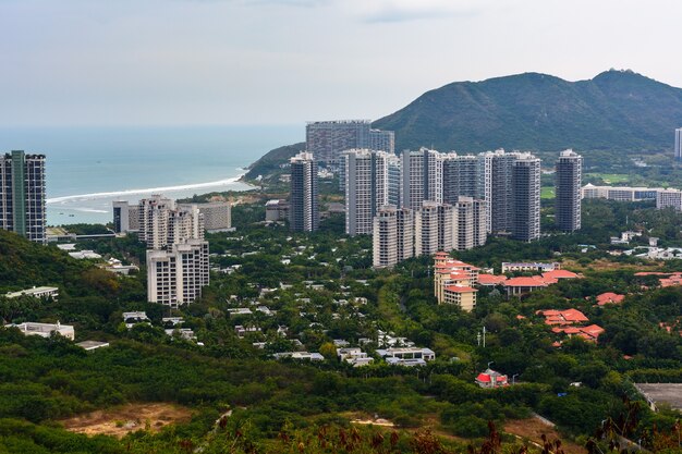 Sanya, Cina - 19 gennaio 2020: Bella vista panoramica della città di Sanya, isola di Hainan, Cina.