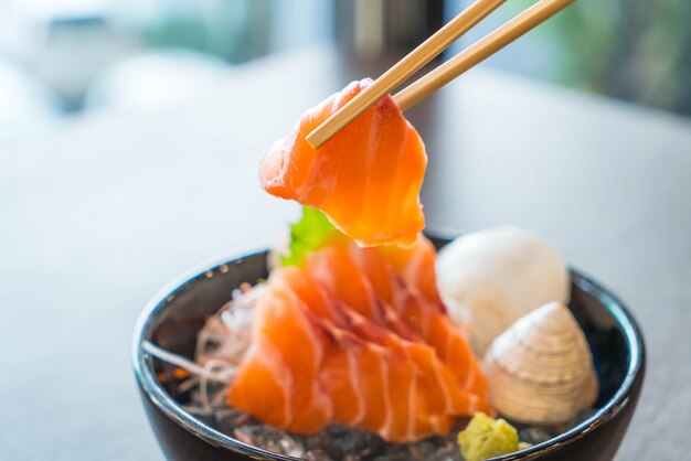 sashimi di salmone fresco