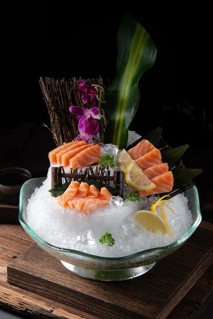 Sashimi di salmone,