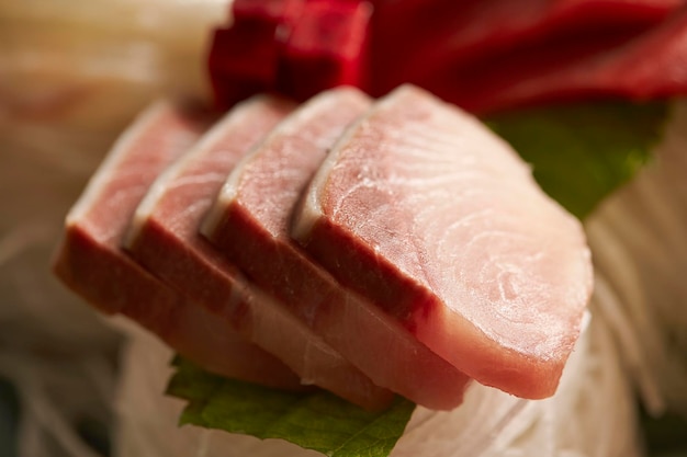 Sashimi fresco su un piatto