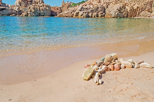 Sassi nella spiaggia di Costa Paradiso Sardegna