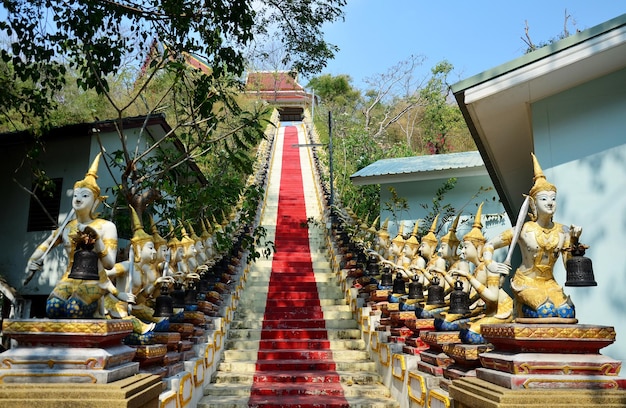 Scala rossa al Wat Phrabat Nam Phu