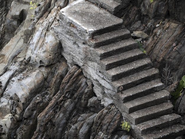 Scalinata in pietra riomaggiore cinque terre pittoresco villaggio