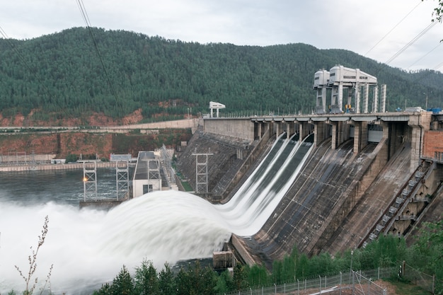 Scarico acqua in centrali idroelettriche