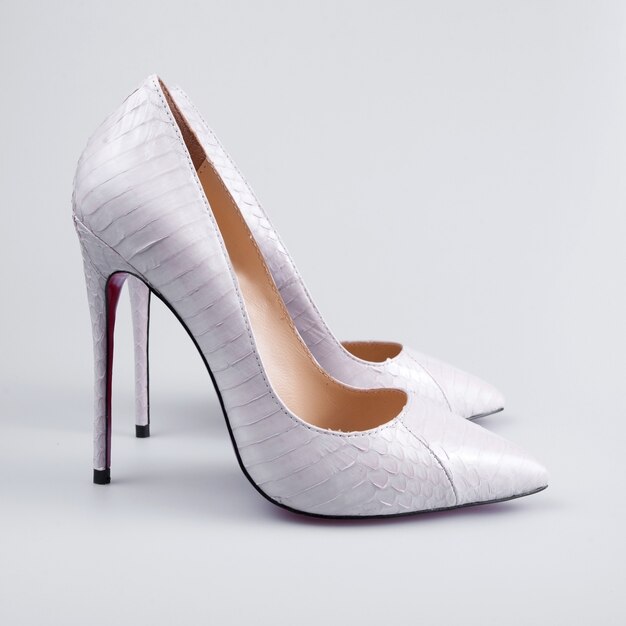 Scarpe bianche da donna