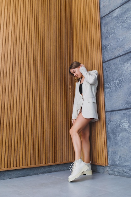 Scarpe da donna con gambe snelle stile moda colore beige tendenze instagram stile casual Nuova collezione di scarpe da donna