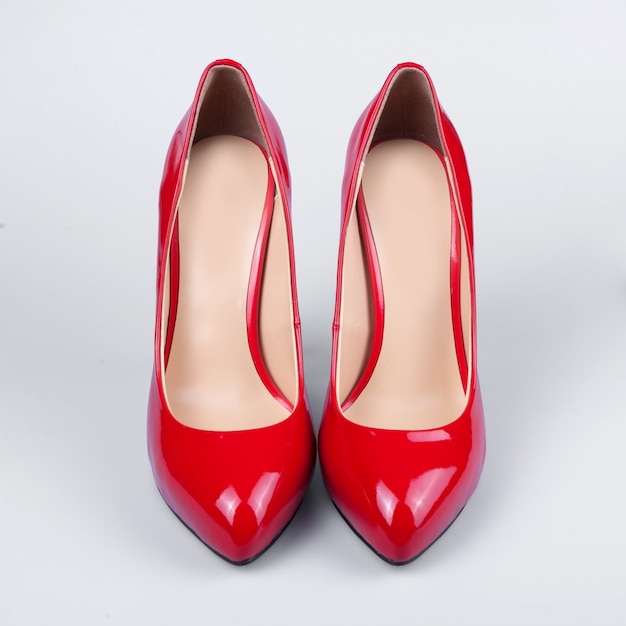 Scarpe da donna in vernice rossa