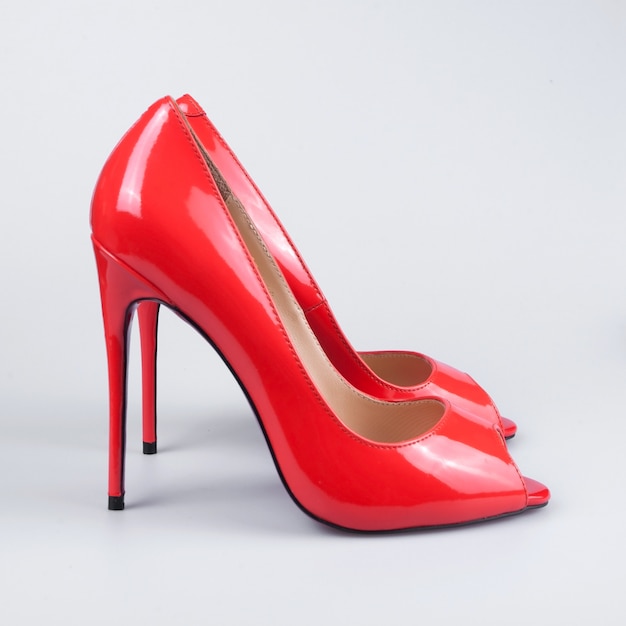 Scarpe da donna in vernice rossa