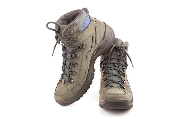 Scarpe da trekking isolate su bianco