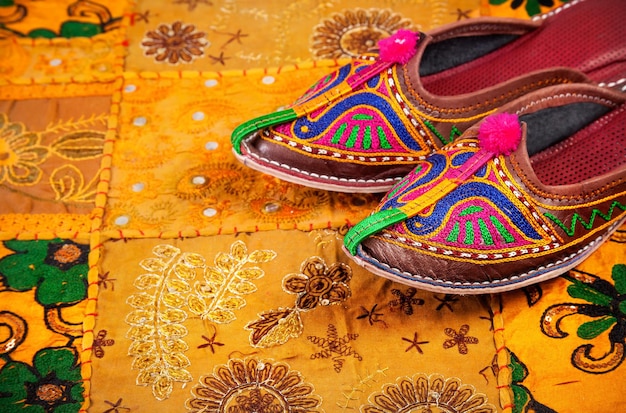 Scarpe etniche del Rajasthan