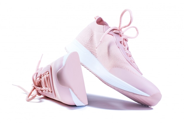 Scarpe sportive rosa isolate su bianco