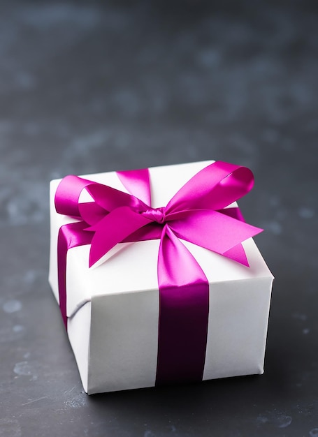 scatola regalo su sfondo scuro problema di scegliere un regalo perfetto per un uomo una ricompensa degna