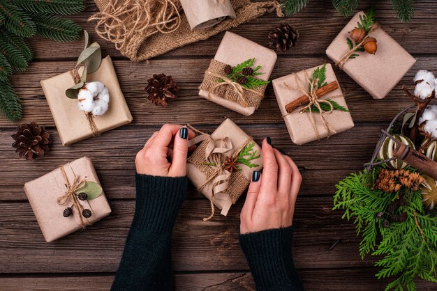 Scatole regalo di Natale in carta artigianale