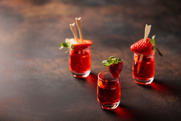 Scatti di vodka alla fragola