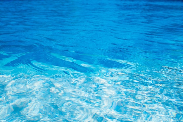 Scatto completo del mare blu