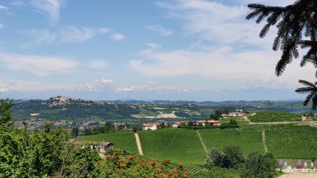 Scatto panoramico del paesaggio cittadino contro il cielo