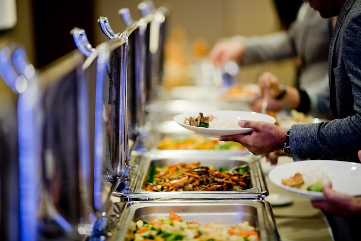 Foto scavare il cibo, cibo a buffet al ristorante, catering