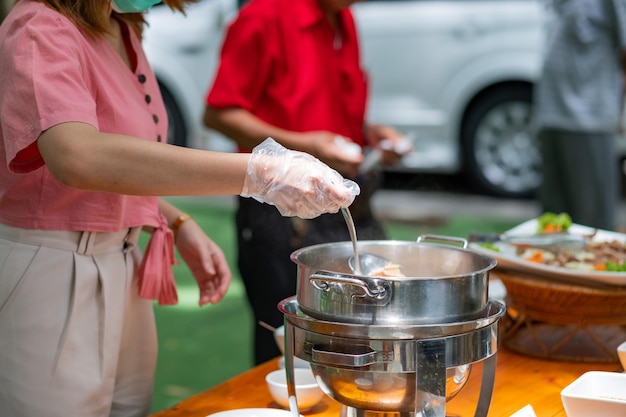 scavare l'ora della cena del catering