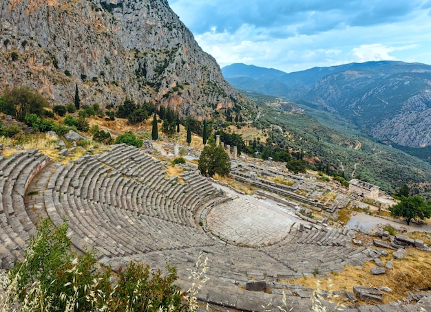 Scavi dell'antica città di Delfi lungo il pendio del monte Parnaso Grecia