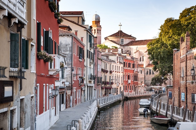 Scena del canale di Venezia in italia