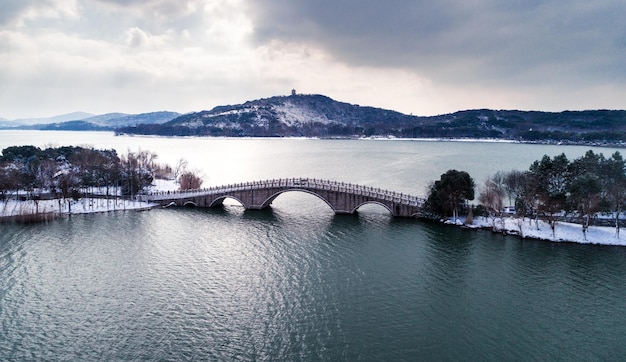 Scena della neve di inverno nel parco Cina di Jiangnan