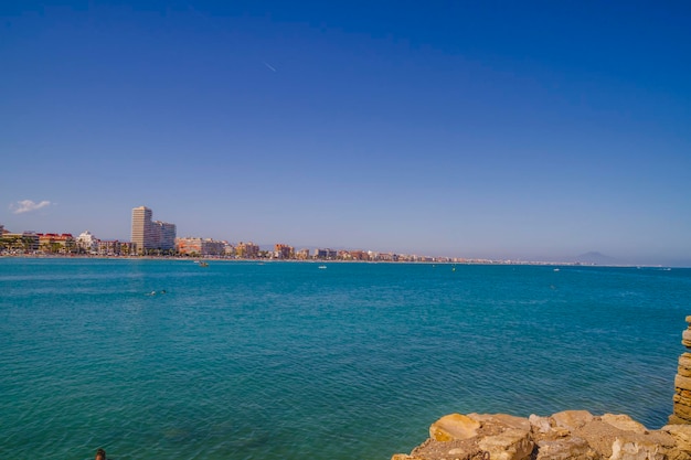 scena mediterranea, città di peniscola situata in spagna