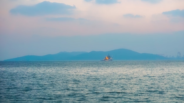 Scenario naturale dell'isola, città di Qingdao, Cina