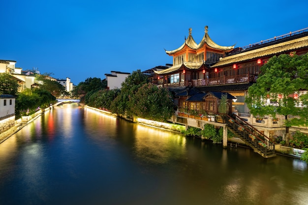 Scenario notturno del Tempio di Confucio a Nanjing, Cina