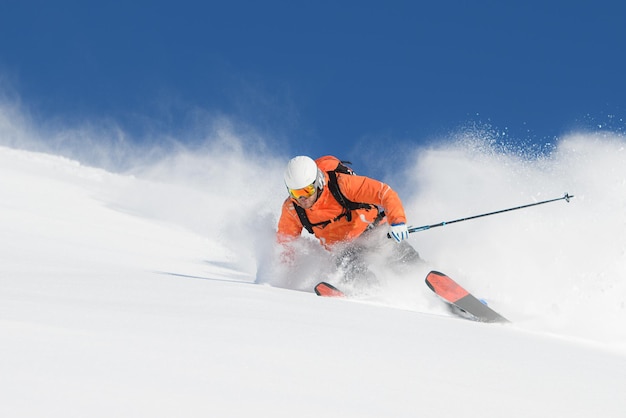 Sci su neve profonda