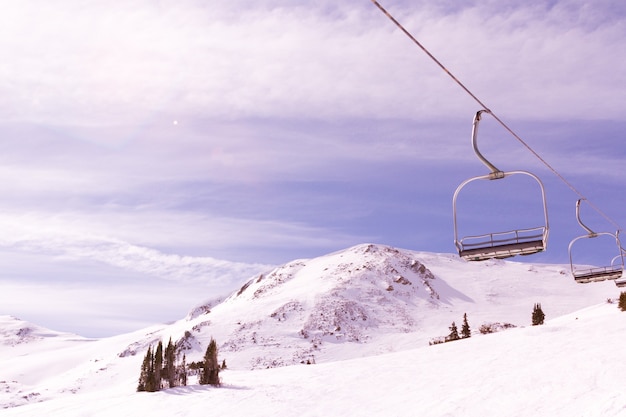 Sciare alla stazione sciistica di Loveland, Colorado.