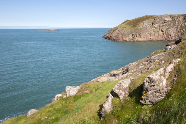 Scogliere a Llanbadrig Cemaes, Anglesey, Galles, Regno Unito