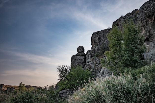 scogliere del canyon al tramonto