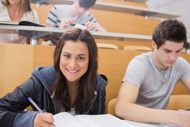 Scrittura degli studenti in aula