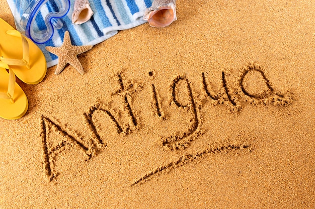 Scrittura sulla spiaggia di Antigua