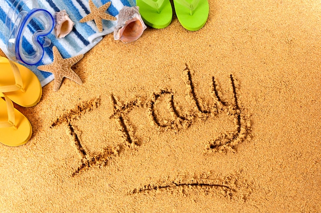 Scrittura sulla spiaggia in Italia