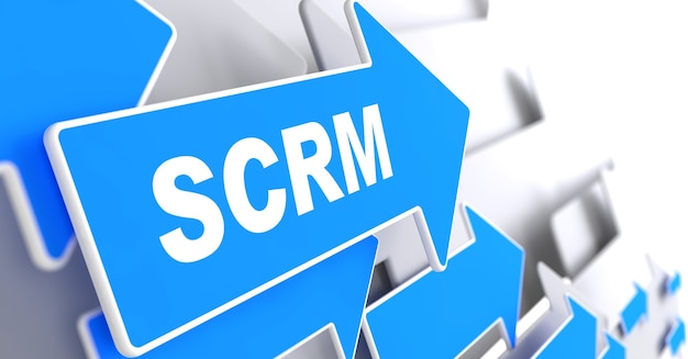 SCRM. Concetto di tecnologia dell'informazione. Freccia blu con slogan "SCRM". Rendering 3D.