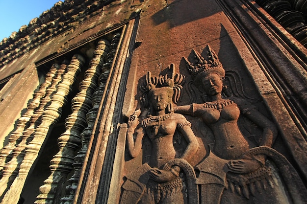 Sculture di Apsara ad Angkor Wat realizzate intorno al XII secolo a Siem Riep in Cambogia