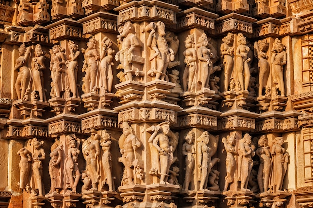 Sculture sui templi di Khajuraho