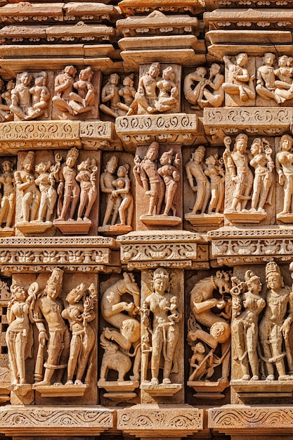 Sculture sui templi di Khajuraho