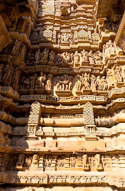 Sculture umane erotiche al tempio di Vishvanatha Templi occidentali di Khajuraho