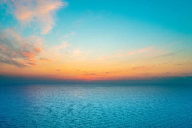 Seascape al mattino Alba sul mare Paesaggio naturale