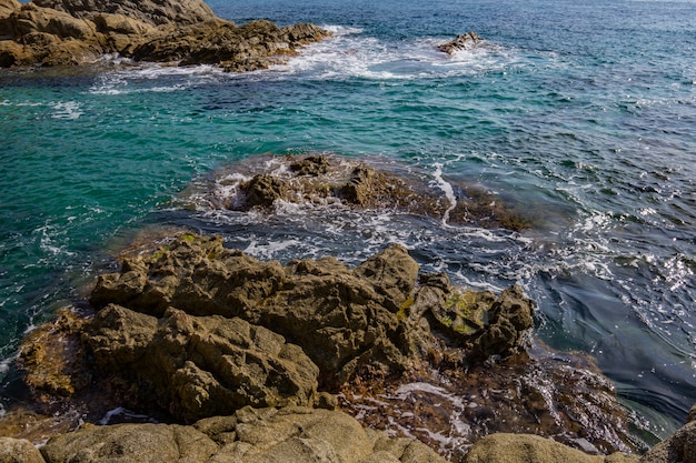 Seascape della zona turistica della Costa Brava vicino alla città di Lloret de Mar in Catalogna, Spain