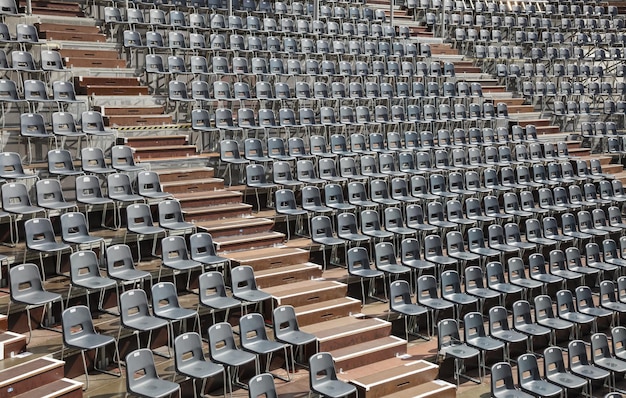 Sedili in tribuna